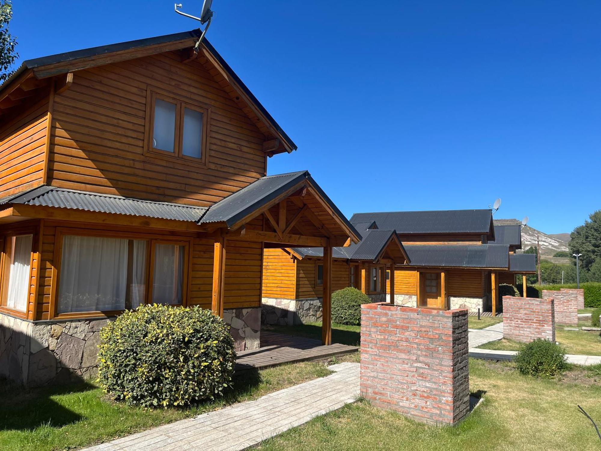 Complejo Hotelero Illihue - Cabanas & Hosteria Junin de los Andes Exterior photo