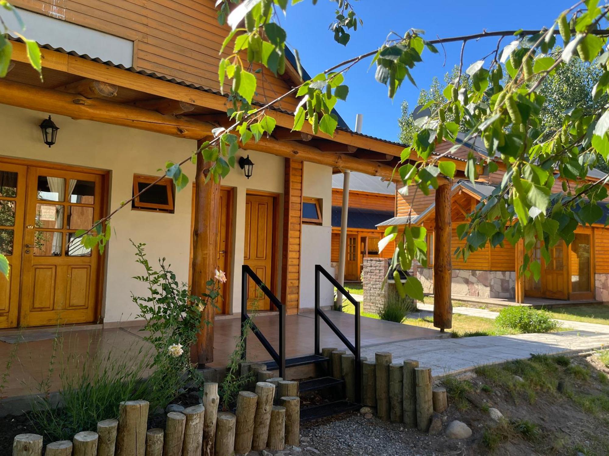 Complejo Hotelero Illihue - Cabanas & Hosteria Junin de los Andes Exterior photo