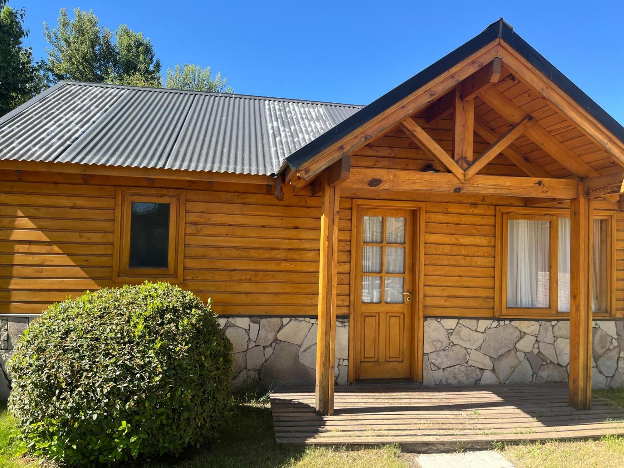Complejo Hotelero Illihue - Cabanas & Hosteria Junin de los Andes Exterior photo